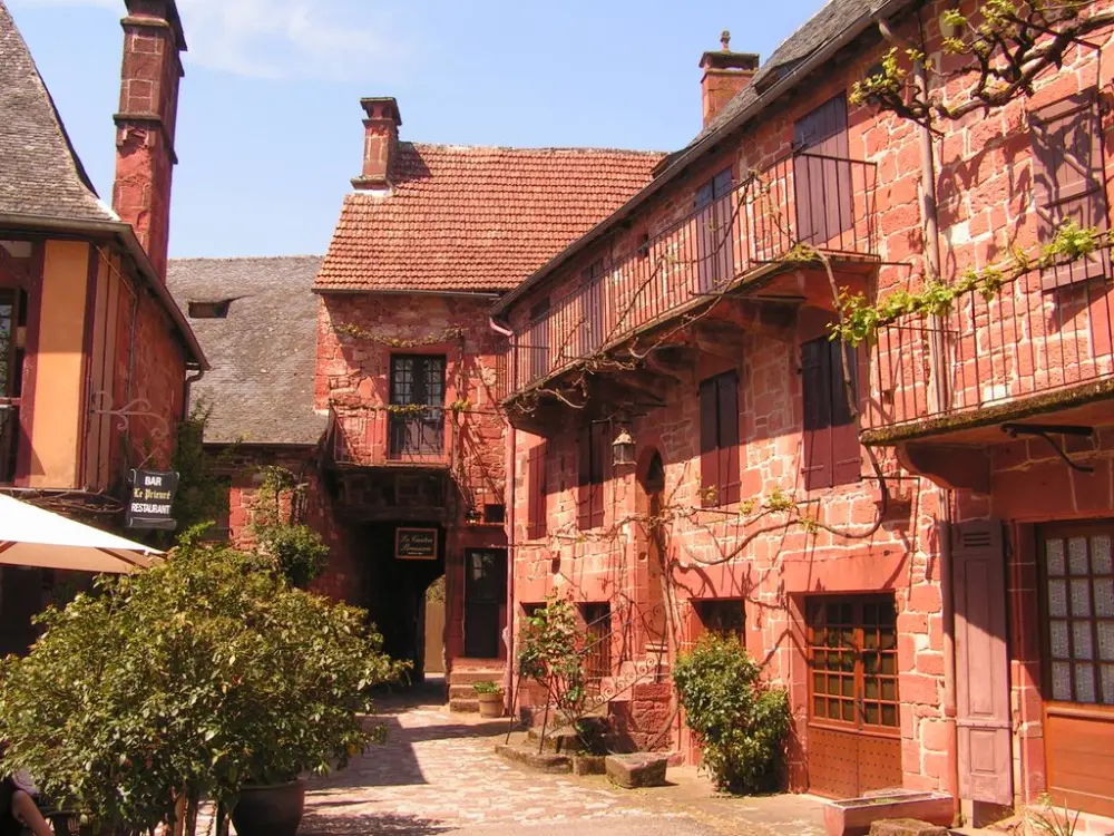 Picture of Former priory - Sous licence Creative Commons (https://creativecommons.org/licenses/by-sa/4.0/deed.fr) - Par Alertomalibu - © Creative Commons (https://creativecommons.org/licenses/by-sa/4.0/deed.fr)