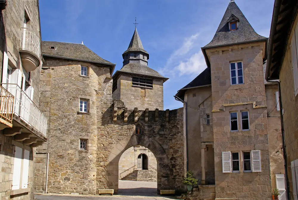 Foto von Stadttür - Sous licence Creative Commons (https://creativecommons.org/licenses/by-sa/4.0/deed.fr) - Par Astronautilus - © Creative Commons (https://creativecommons.org/licenses/by-sa/4.0/deed.fr)