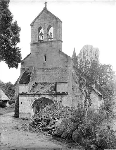 Picture of Saint-Maurice Church, and cemetery cross - POP Plateforme Ouverte du Patrimoine / Base Mérimée - © Ministère de la Culture (France), Médiathèque du patrimoine et de la photographie, diffusion RMN-GP