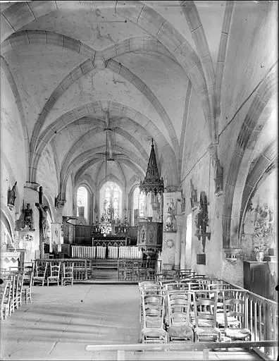 Picture of Saint-Maurice Church, and cemetery cross - POP Plateforme Ouverte du Patrimoine / Base Mérimée - © Ministère de la Culture (France), Médiathèque du patrimoine et de la photographie, diffusion RMN-GP