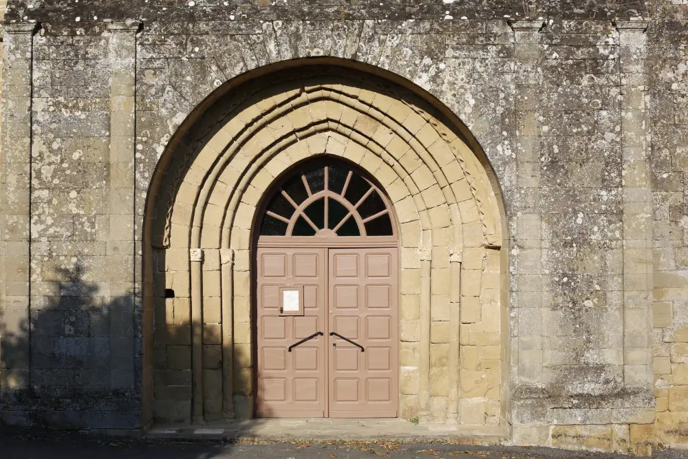 Foto de Iglesia de Saint-Pierre - Sous licence Creative Commons (https://creativecommons.org/licenses/by-sa/4.0/deed.fr) - Par Pymouss - © Creative Commons (https://creativecommons.org/licenses/by-sa/4.0/deed.fr)