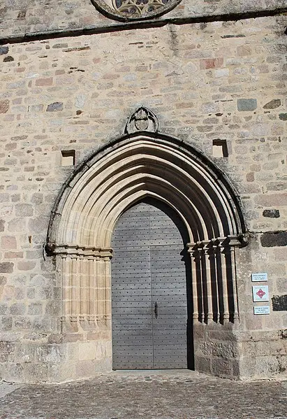 Foto von Saint-Pierre Kirche - René Hourdry - © Creative Commons (https://creativecommons.org/licenses/by-sa/4.0/deed.fr)
