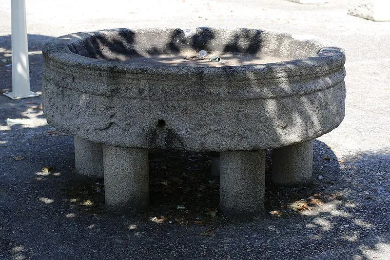 Foto von Öffentlicher Brunnen - Pymouss - © Creative Commons (https://creativecommons.org/licenses/by-sa/4.0/deed.fr)