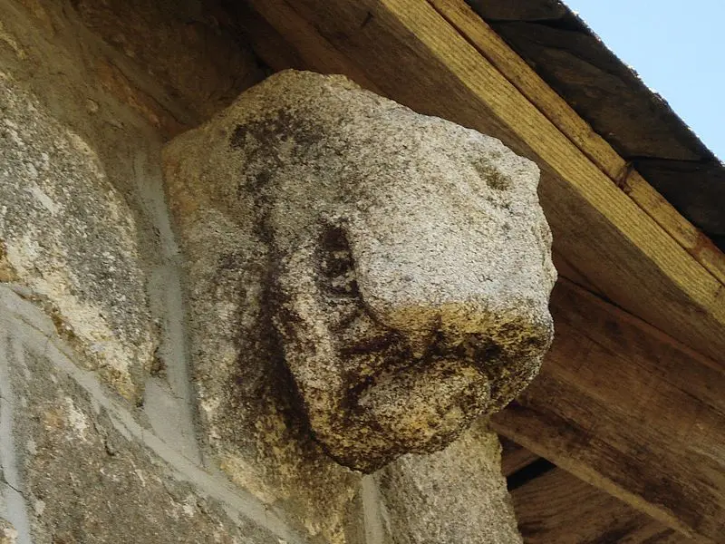 Foto di Chiesa di Saint Martial - Jon Lanthanberg - © Creative Commons (https://creativecommons.org/licenses/by-sa/4.0/deed.fr)