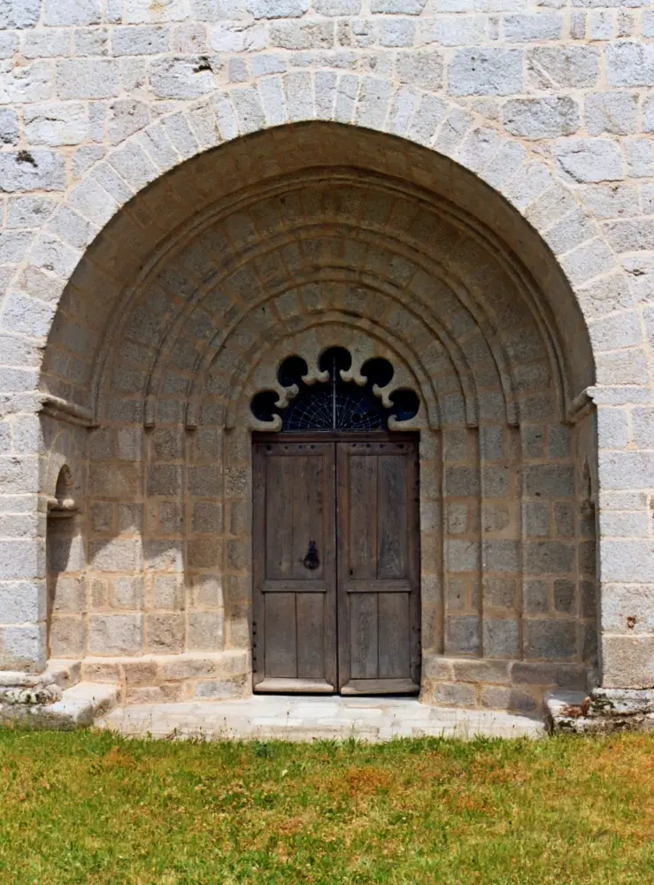 Picture of Saint-Bonnet-de-Clermont Church - Sous licence Creative Commons (https://creativecommons.org/licenses/by-sa/4.0/deed.fr) - Par EmDee - © Creative Commons (https://creativecommons.org/licenses/by-sa/4.0/deed.fr)