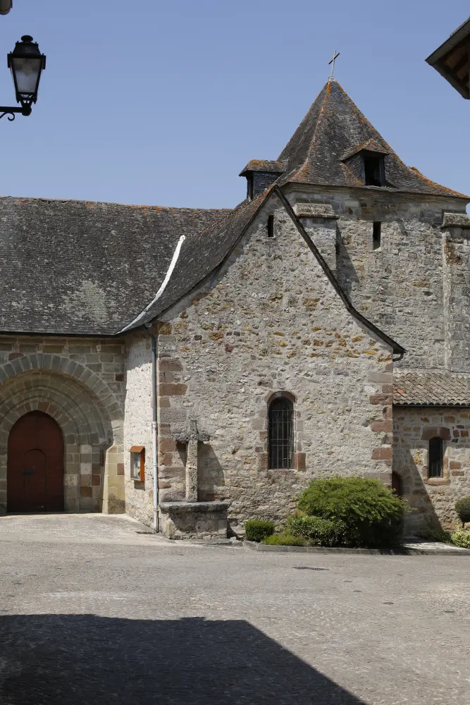 Picture of Saint-Saturnin Church - Sous licence Creative Commons (https://creativecommons.org/licenses/by-sa/4.0/deed.fr) - Par Pymouss - © Creative Commons (https://creativecommons.org/licenses/by-sa/4.0/deed.fr)