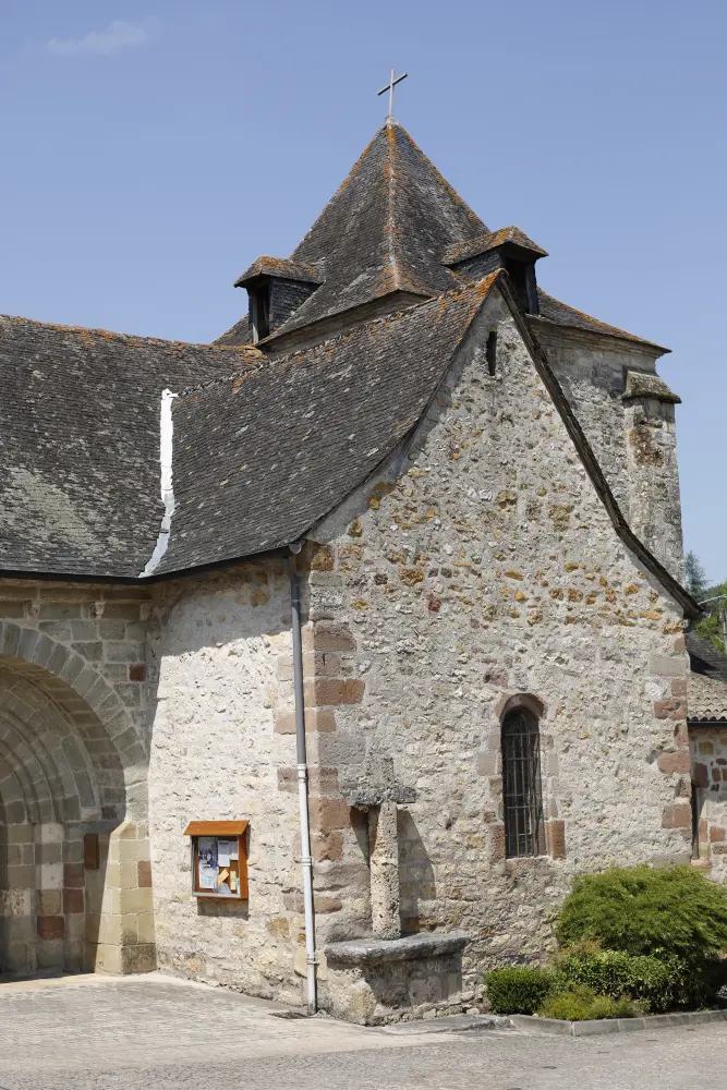 Picture of Saint-Saturnin Church - Sous licence Creative Commons (https://creativecommons.org/licenses/by-sa/4.0/deed.fr) - Par Pymouss - © Creative Commons (https://creativecommons.org/licenses/by-sa/4.0/deed.fr)
