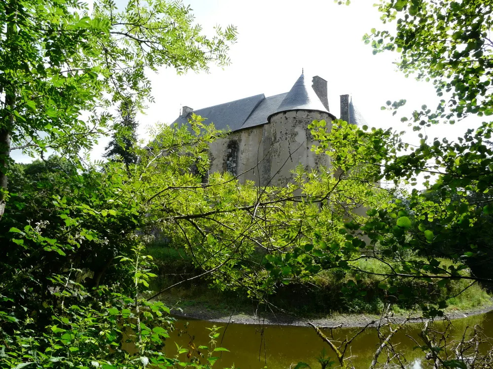 Foto von Château du Bazaneix - Sous licence Creative Commons (https://creativecommons.org/licenses/by-sa/4.0/deed.fr) - Par Père Igor - © Creative Commons (https://creativecommons.org/licenses/by-sa/4.0/deed.fr)
