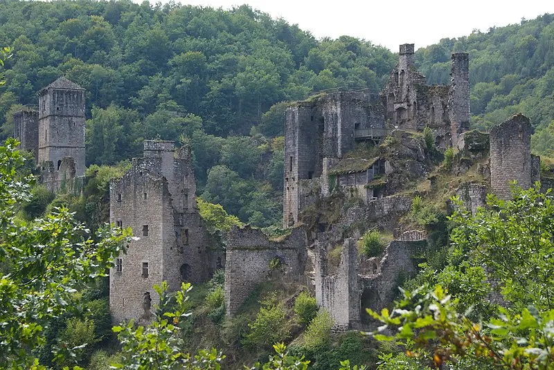 Foto di Resti del castello di Merle - Glaurent - © Creative Commons (https://creativecommons.org/licenses/by-sa/4.0/deed.fr)