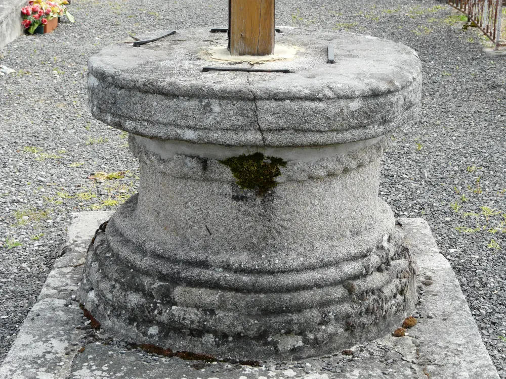 Picture of Cemetery cross - Sous licence Creative Commons (https://creativecommons.org/licenses/by-sa/4.0/deed.fr) - Par Père Igor - © Creative Commons (https://creativecommons.org/licenses/by-sa/4.0/deed.fr)