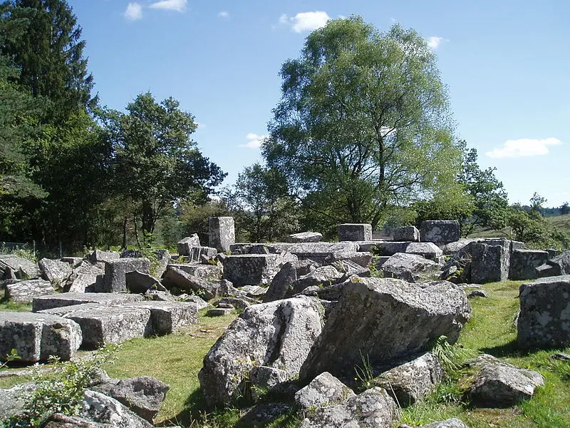 Foto de Ruinas de autos galopranas - Aubussonais - © Creative Commons (https://creativecommons.org/licenses/by-sa/4.0/deed.fr)