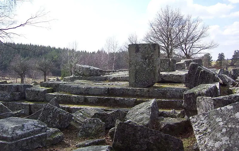 Foto de Ruinas de autos galopranas - Thierry46 - © Creative Commons (https://creativecommons.org/licenses/by-sa/4.0/deed.fr)