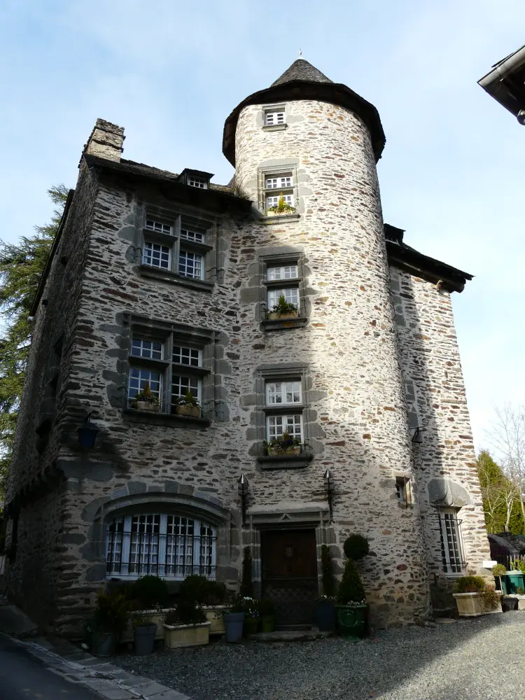 Foto von Rufen Sie Haus an - Sous licence Creative Commons (https://creativecommons.org/licenses/by-sa/4.0/deed.fr) - Par Père Igor - © Creative Commons (https://creativecommons.org/licenses/by-sa/4.0/deed.fr)