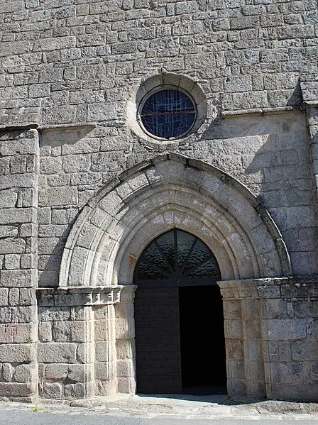 Picture of Notre-Dame des Bans Church - René Hourdry - © Creative Commons (https://creativecommons.org/licenses/by-sa/4.0/deed.fr)