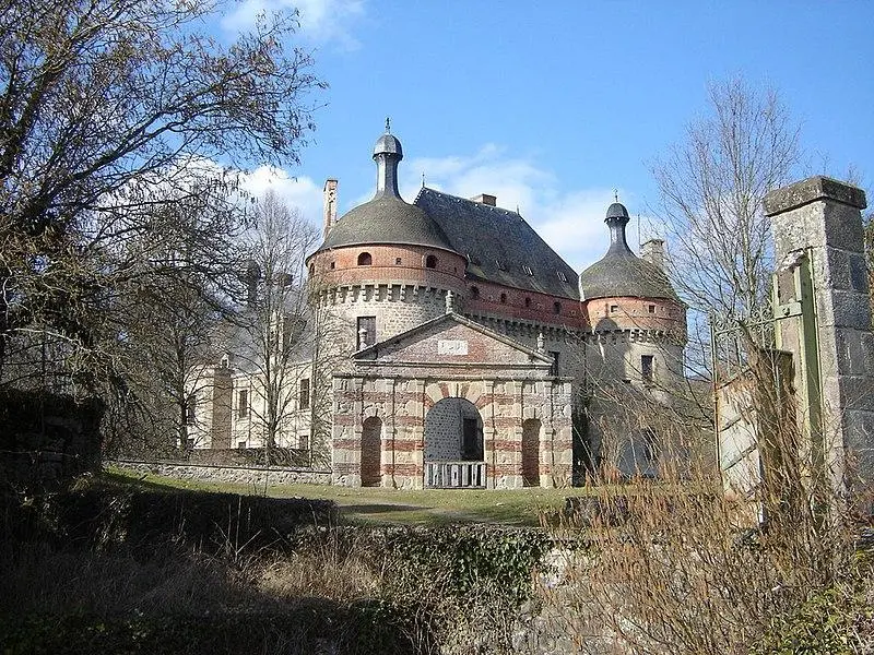 Foto von Schloss - Adefoucault - © Creative Commons (https://creativecommons.org/licenses/by-sa/4.0/deed.fr)