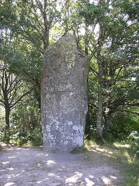 Foto de Ceinturate menhir - Alertomalibu - © Creative Commons (https://creativecommons.org/licenses/by-sa/4.0/deed.fr)