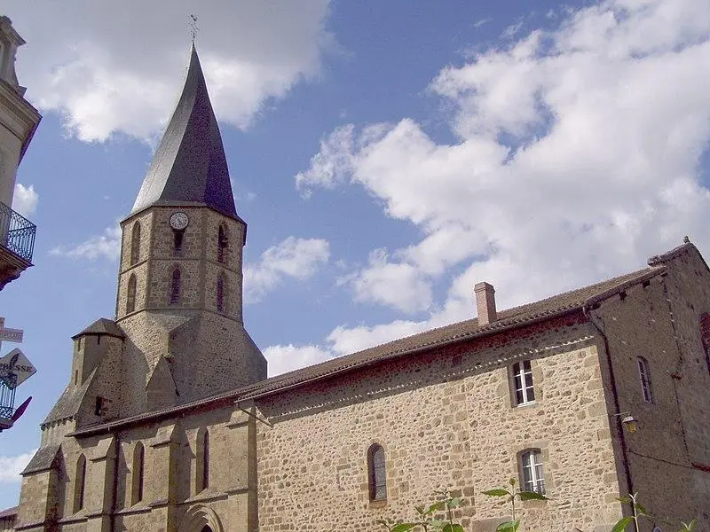 Foto de Iglesia Saint-Julien - Accrochoc sur Wikipédia français - © Creative Commons (https://creativecommons.org/licenses/by-sa/4.0/deed.fr)