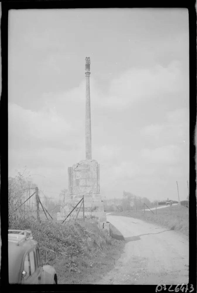 Picture of Stone cross called Blanques Cross - POP Plateforme Ouverte du Patrimoine / Base Mérimée - © Ministère de la Culture (France), Médiathèque du patrimoine et de la photographie, diffusion RMN-GP