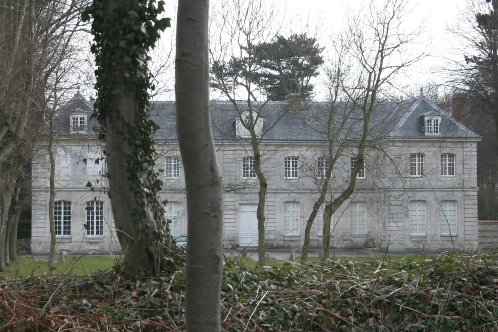 Foto von Schloss - Sous licence Creative Commons (https://creativecommons.org/licenses/by-sa/4.0/deed.fr) - Par Pymouss - © Creative Commons (https://creativecommons.org/licenses/by-sa/4.0/deed.fr)
