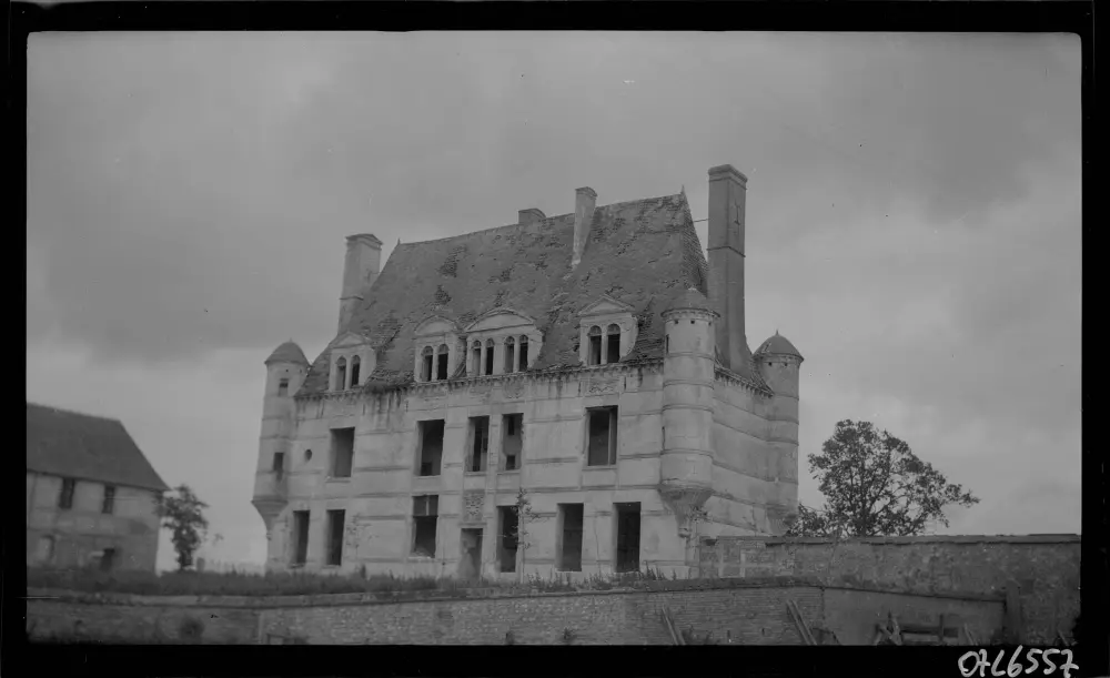 Picture of Country castle and mansion - POP Plateforme Ouverte du Patrimoine / Base Mérimée - © Ministère de la Culture (France), Médiathèque du patrimoine et de la photographie, diffusion RMN-GP