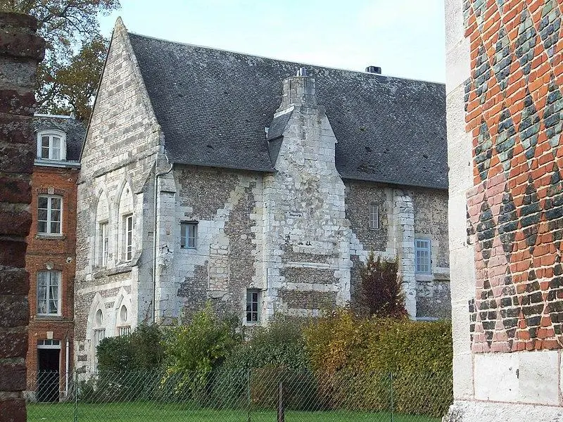 Picture of Old manor of the abbesses of Saint-Amand - Giogo - © Creative Commons (https://creativecommons.org/licenses/by-sa/4.0/deed.fr)