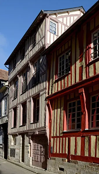 Picture of Buildings - Pline - © Creative Commons (https://creativecommons.org/licenses/by-sa/4.0/deed.fr)
