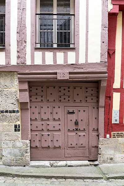 Picture of Buildings - Pymouss - © Creative Commons (https://creativecommons.org/licenses/by-sa/4.0/deed.fr)