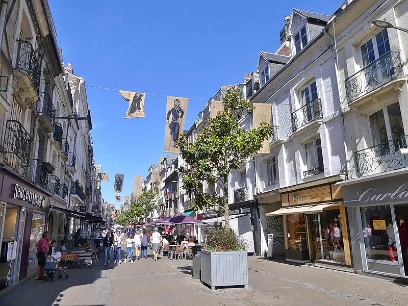 Picture of Building - Florian Pépellin - © Creative Commons (https://creativecommons.org/licenses/by-sa/4.0/deed.fr)
