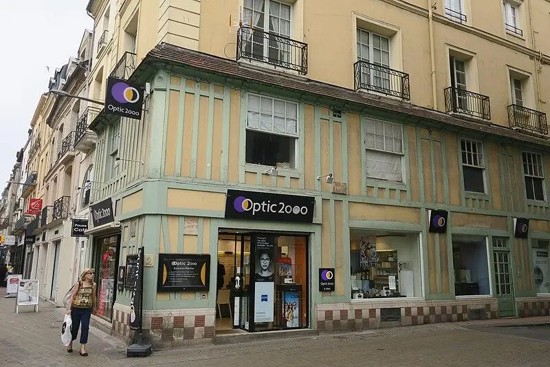 Picture of Pharmacy - Juliofsanguino - © Creative Commons (https://creativecommons.org/licenses/by-sa/4.0/deed.fr)