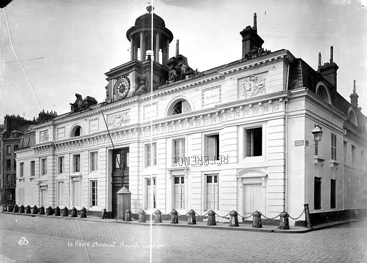 Picture of Old arsenal - Auteur inconnu - © Creative Commons (https://creativecommons.org/licenses/by-sa/4.0/deed.fr)