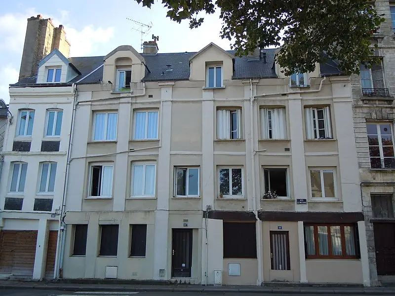 Foto di Edificio - Patrice78500 - © Creative Commons (https://creativecommons.org/licenses/by-sa/4.0/deed.fr)