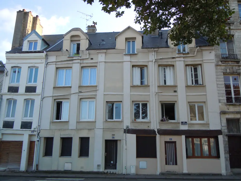 Foto di Edificio - Sous licence Creative Commons (https://creativecommons.org/licenses/by-sa/4.0/deed.fr) - Par Patrice78500 - © Creative Commons (https://creativecommons.org/licenses/by-sa/4.0/deed.fr)