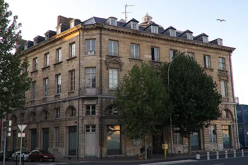 Picture of Building - GuyMoussel - © Creative Commons (https://creativecommons.org/licenses/by-sa/4.0/deed.fr)