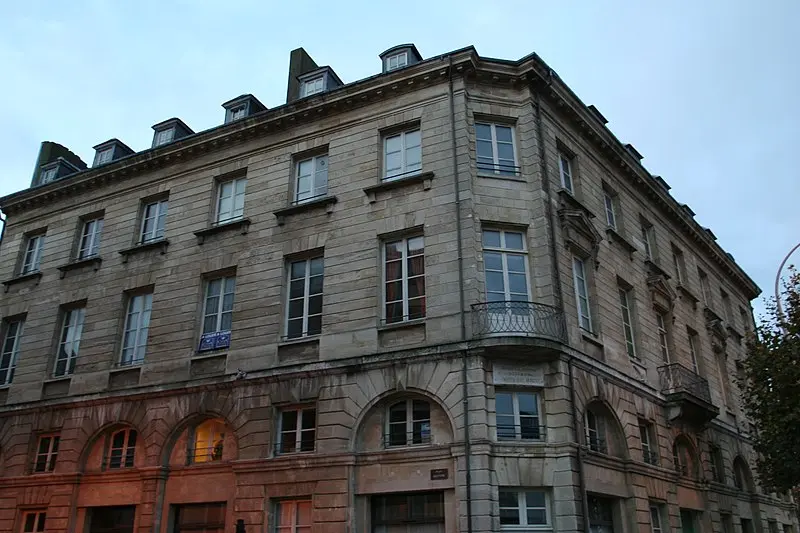 Picture of Building - Pymouss - © Creative Commons (https://creativecommons.org/licenses/by-sa/4.0/deed.fr)