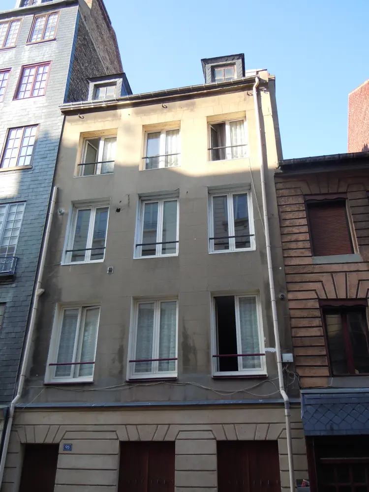 Foto de Edificio - Sous licence Creative Commons (https://creativecommons.org/licenses/by-sa/4.0/deed.fr) - Par Patrice78500 - © Creative Commons (https://creativecommons.org/licenses/by-sa/4.0/deed.fr)