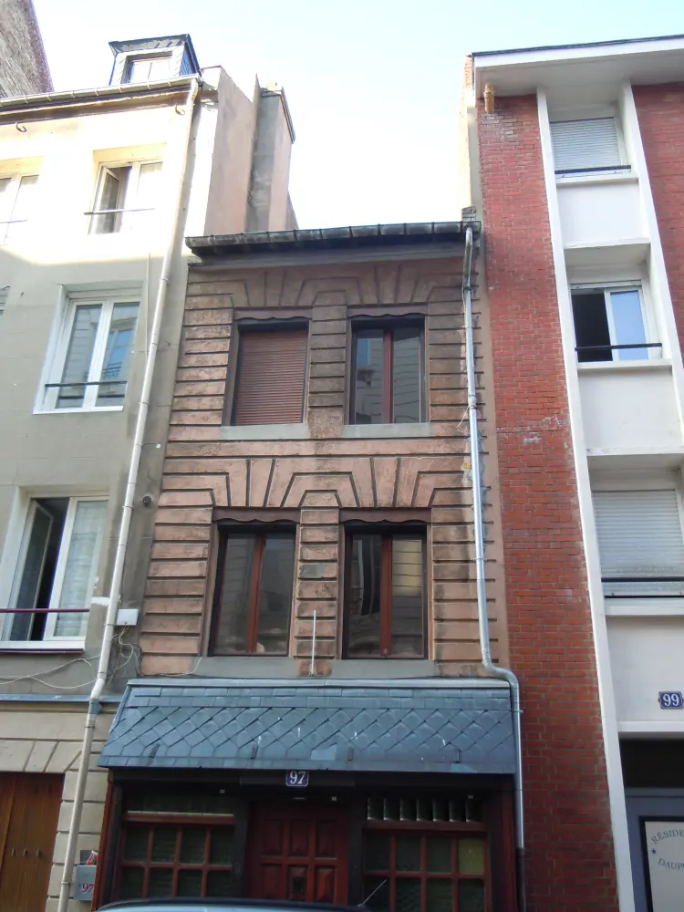 Foto di Edificio - Sous licence Creative Commons (https://creativecommons.org/licenses/by-sa/4.0/deed.fr) - Par Patrice78500 - © Creative Commons (https://creativecommons.org/licenses/by-sa/4.0/deed.fr)