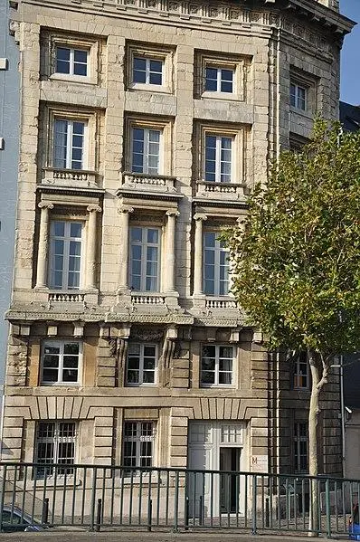 Picture of Building (former shipowner's house, currently a naval armament museum) - Philippe Alès - © Creative Commons (https://creativecommons.org/licenses/by-sa/4.0/deed.fr)
