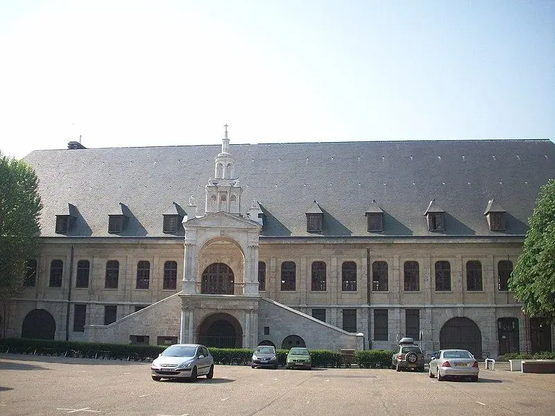Picture of Halle aux paintings - Giogo - © Creative Commons (https://creativecommons.org/licenses/by-sa/4.0/deed.fr)