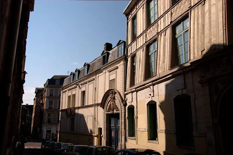 Foto von Sacy Hotel - Edhral from Saint-Mandé, France - © Creative Commons (https://creativecommons.org/licenses/by-sa/4.0/deed.fr)