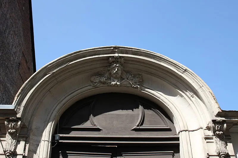 Foto de Edificio - Pierre-Yves Beaudouin - © Creative Commons (https://creativecommons.org/licenses/by-sa/4.0/deed.fr)