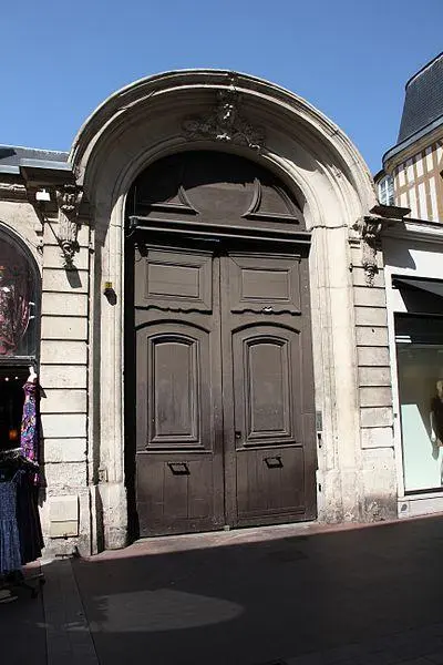 Picture of Building - Pierre-Yves Beaudouin - © Creative Commons (https://creativecommons.org/licenses/by-sa/4.0/deed.fr)