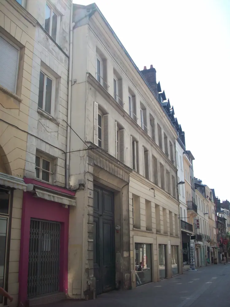 Foto de Edificio - Sous licence Creative Commons (https://creativecommons.org/licenses/by-sa/4.0/deed.fr) - Par Giogo - © Creative Commons (https://creativecommons.org/licenses/by-sa/4.0/deed.fr)