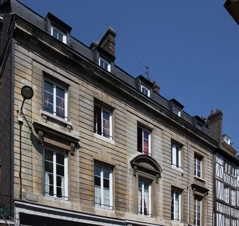 Foto de Edificio - Sous licence Creative Commons (https://creativecommons.org/licenses/by-sa/4.0/deed.fr) - Par ~Pyb - © Creative Commons (https://creativecommons.org/licenses/by-sa/4.0/deed.fr)