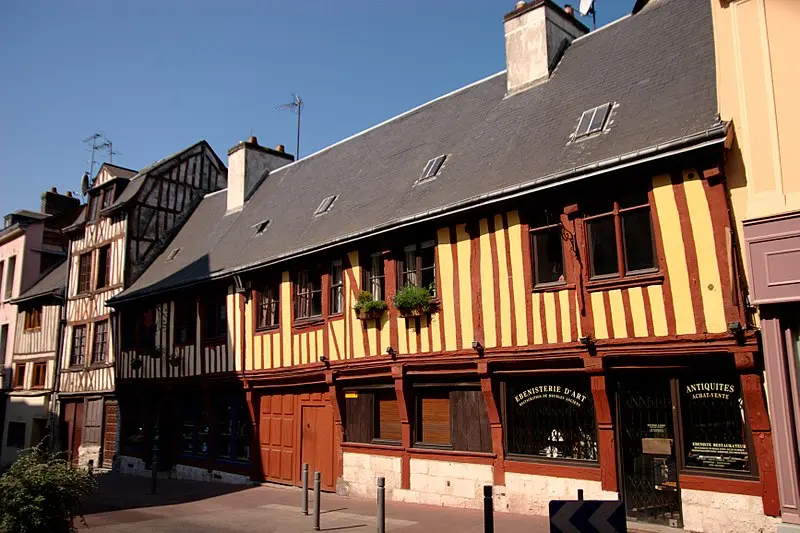 Foto de Edificios - Edhral from Saint-Mandé, France - © Creative Commons (https://creativecommons.org/licenses/by-sa/4.0/deed.fr)