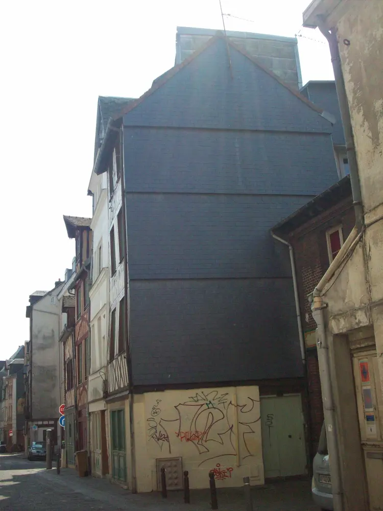 Foto de Edificio - Sous licence Creative Commons (https://creativecommons.org/licenses/by-sa/4.0/deed.fr) - Par Giogo - © Creative Commons (https://creativecommons.org/licenses/by-sa/4.0/deed.fr)
