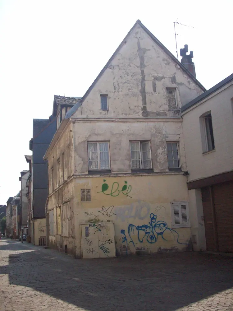 Foto de Edificio - Sous licence Creative Commons (https://creativecommons.org/licenses/by-sa/4.0/deed.fr) - Par Giogo - © Creative Commons (https://creativecommons.org/licenses/by-sa/4.0/deed.fr)