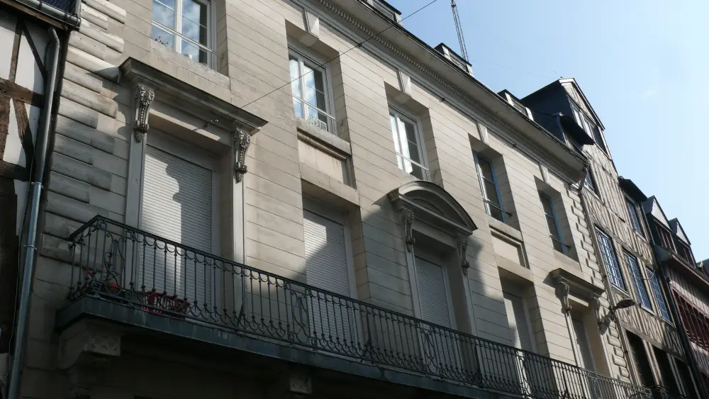 Foto von Gebäude - Sous licence Creative Commons (https://creativecommons.org/licenses/by-sa/4.0/deed.fr) - Par CASSONNET - © Creative Commons (https://creativecommons.org/licenses/by-sa/4.0/deed.fr)