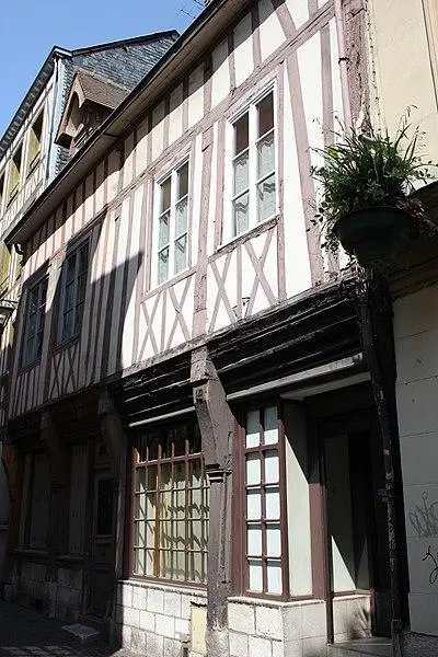 Picture of Building - Pierre-Yves Beaudouin - © Creative Commons (https://creativecommons.org/licenses/by-sa/4.0/deed.fr)