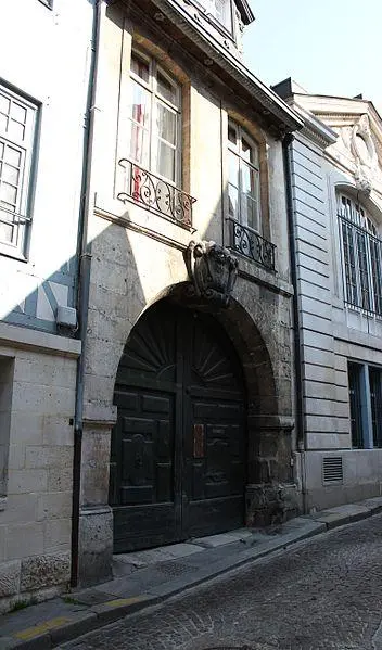 Picture of Building - Pierre-Yves Beaudouin - © Creative Commons (https://creativecommons.org/licenses/by-sa/4.0/deed.fr)
