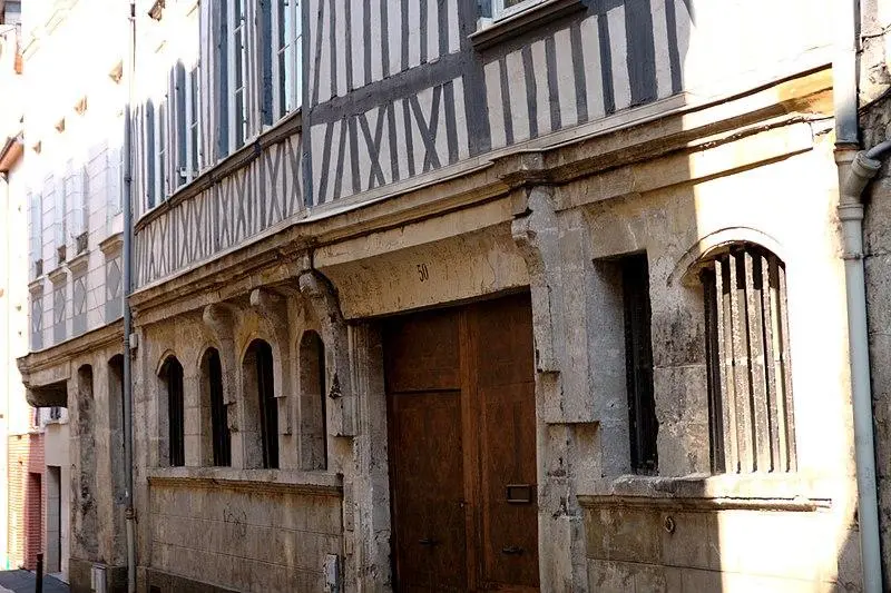 Picture of Building - Edhral from Saint-Mandé, France - © Creative Commons (https://creativecommons.org/licenses/by-sa/4.0/deed.fr)